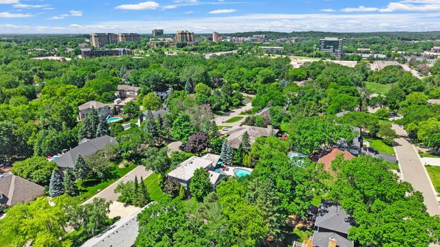 6612 Dovre Drive, Edina, MN 55436