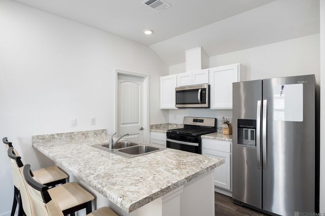 324 S Iberville Ave, Gonzales, LA 70737