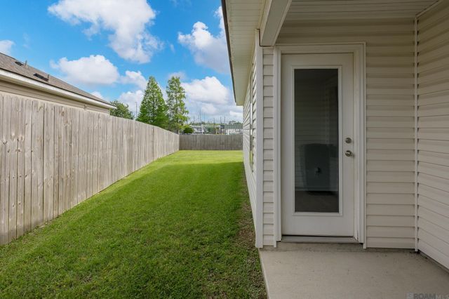324 S Iberville Ave, Gonzales, LA 70737