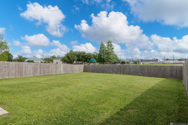 324 S Iberville Ave, Gonzales, LA 70737