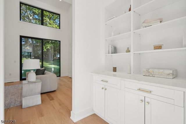 8 FORDHAM ROAD, Livingston Twp., NJ 07039