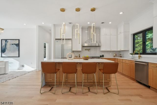 8 FORDHAM ROAD, Livingston Twp., NJ 07039