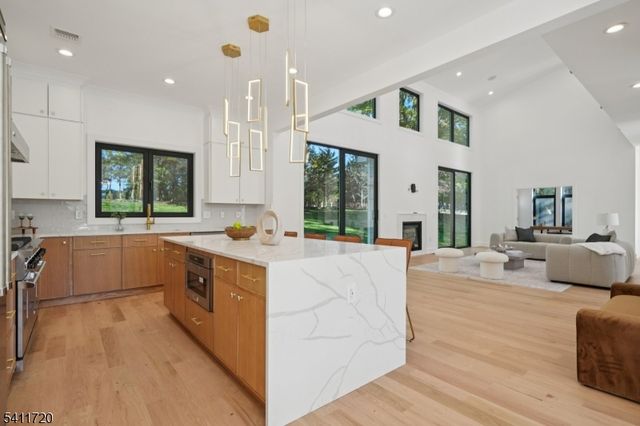 8 FORDHAM ROAD, Livingston Twp., NJ 07039