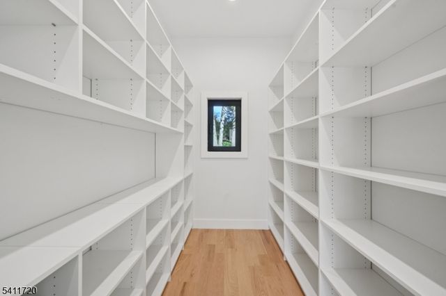 8 FORDHAM ROAD, Livingston Twp., NJ 07039