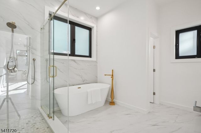 8 FORDHAM ROAD, Livingston Twp., NJ 07039