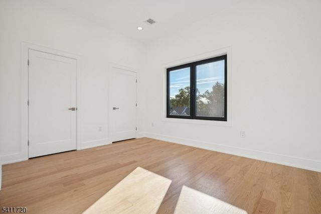 8 FORDHAM ROAD, Livingston Twp., NJ 07039