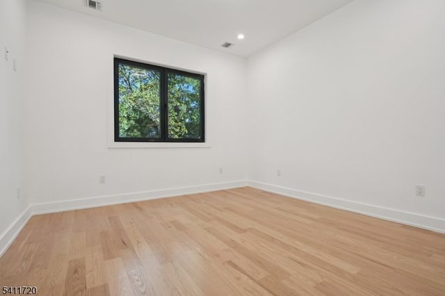 8 FORDHAM ROAD, Livingston Twp., NJ 07039