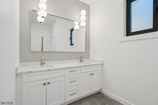 8 FORDHAM ROAD, Livingston Twp., NJ 07039