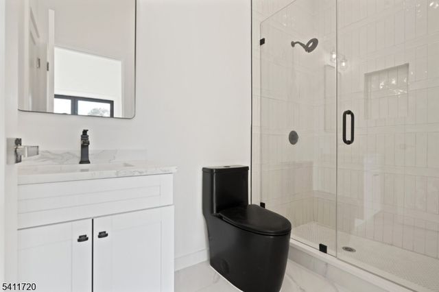 8 FORDHAM ROAD, Livingston Twp., NJ 07039