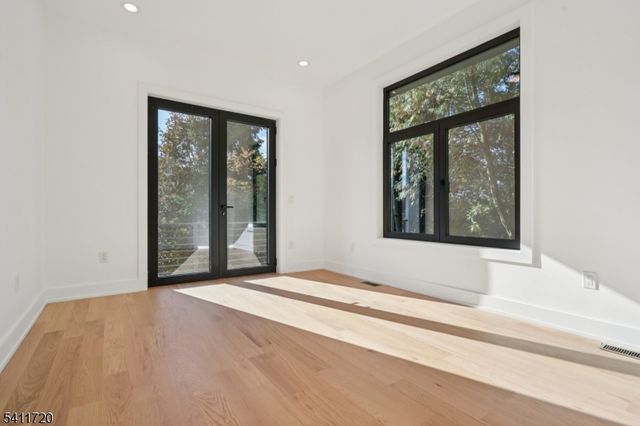 8 FORDHAM ROAD, Livingston Twp., NJ 07039