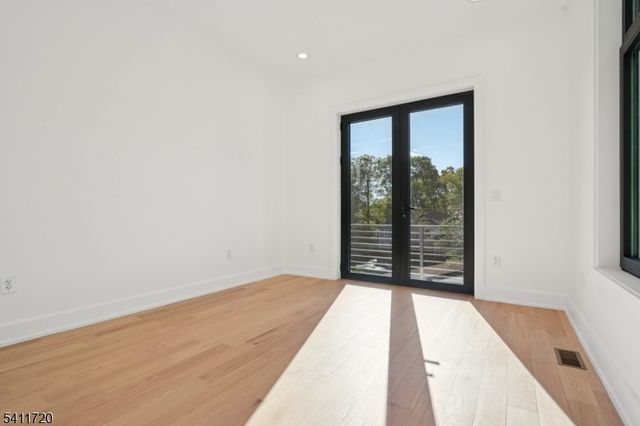 8 FORDHAM ROAD, Livingston Twp., NJ 07039