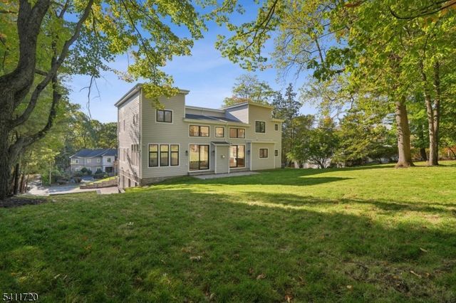 8 FORDHAM ROAD, Livingston Twp., NJ 07039