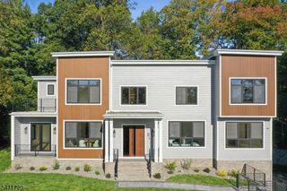 8 FORDHAM ROAD, Livingston Twp., NJ 07039