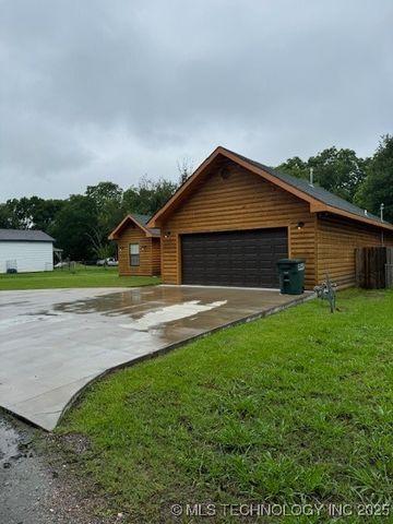 209 N 9th, Madill, OK 73446