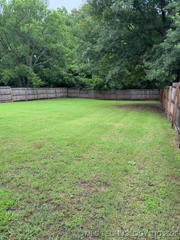 209 N 9th, Madill, OK 73446