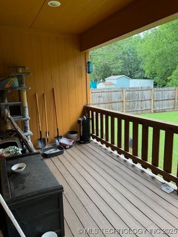 209 N 9th, Madill, OK 73446