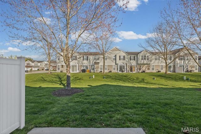 2067 Celebration Park Circle, Belleville, IL 62220