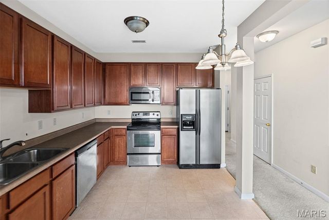 2067 Celebration Park Circle, Belleville, IL 62220