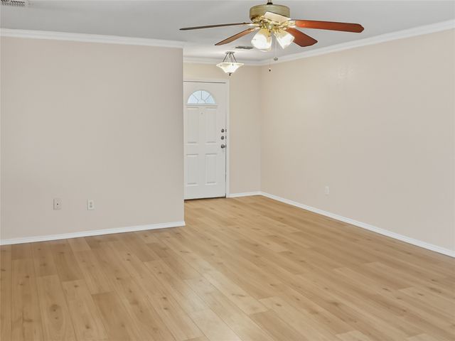 10112 Chapel Glen Terrace, Fort Worth, TX 76116