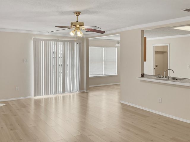 10112 Chapel Glen Terrace, Fort Worth, TX 76116