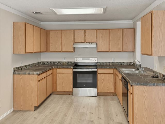 10112 Chapel Glen Terrace, Fort Worth, TX 76116
