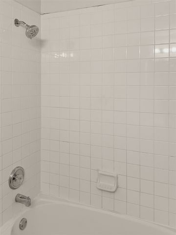 10112 Chapel Glen Terrace, Fort Worth, TX 76116