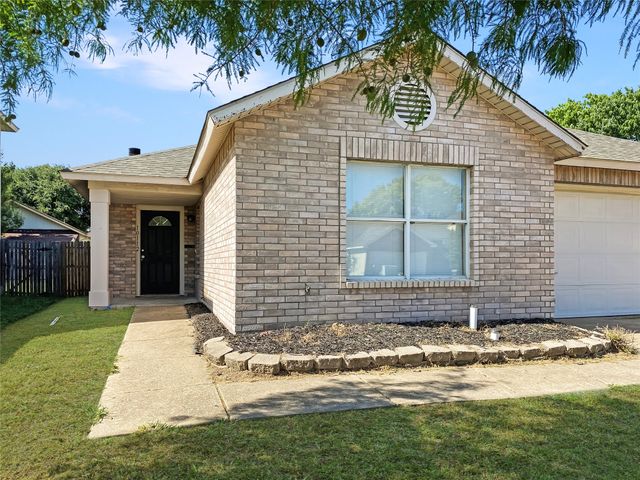 10112 Chapel Glen Terrace, Fort Worth, TX 76116