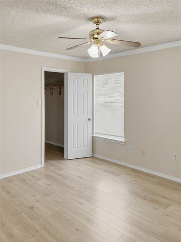 10112 Chapel Glen Terrace, Fort Worth, TX 76116