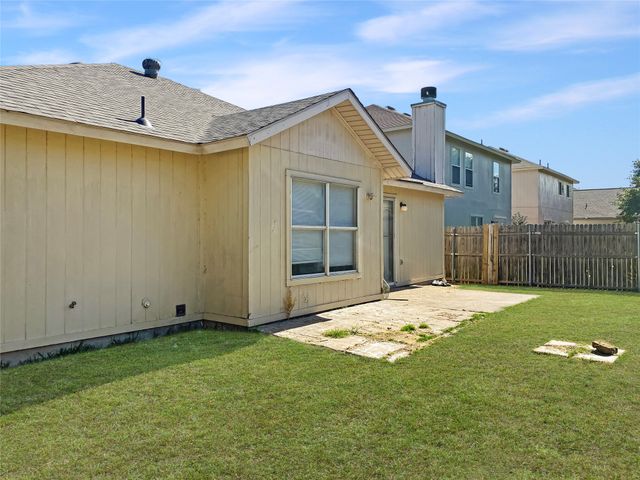 10112 Chapel Glen Terrace, Fort Worth, TX 76116