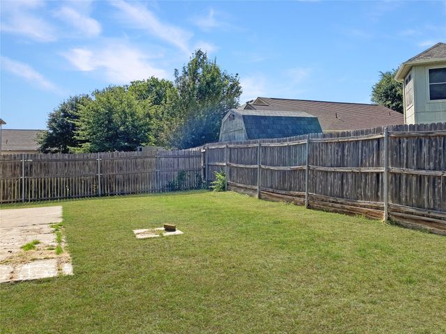 10112 Chapel Glen Terrace, Fort Worth, TX 76116