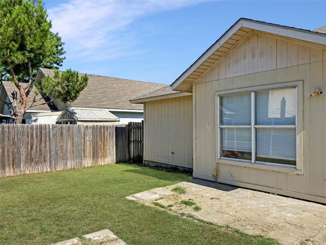 10112 Chapel Glen Terrace, Fort Worth, TX 76116