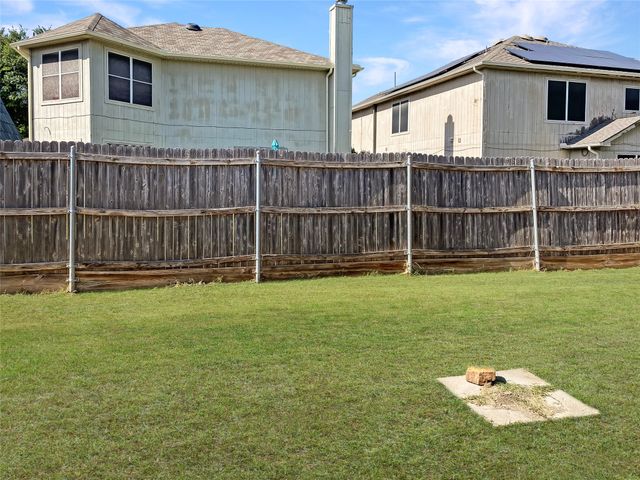 10112 Chapel Glen Terrace, Fort Worth, TX 76116