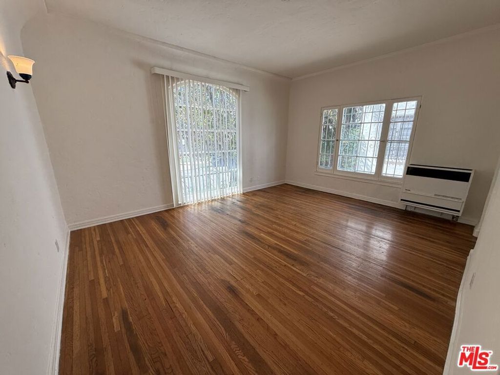 314 N Genesee Avenue, Los Angeles, CA 90036 — photo 2