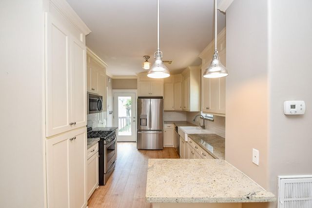 1307 Walton Street, Houston, TX 77009