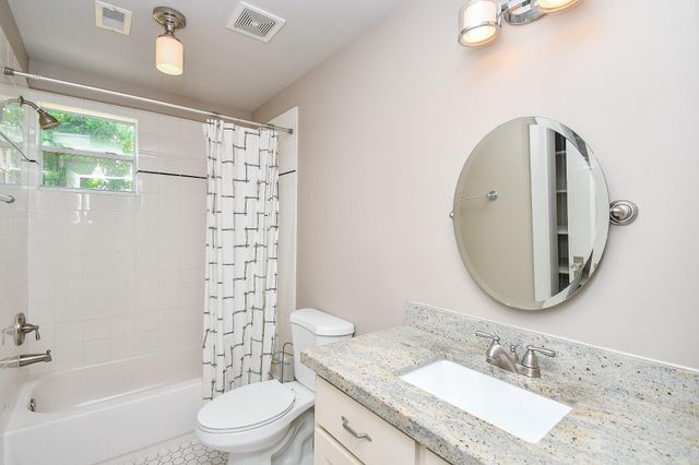 1307 Walton Street, Houston, TX 77009