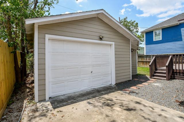 1307 Walton Street, Houston, TX 77009