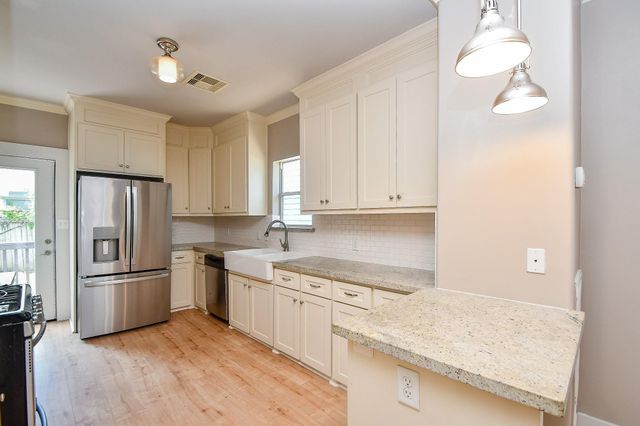 1307 Walton Street, Houston, TX 77009