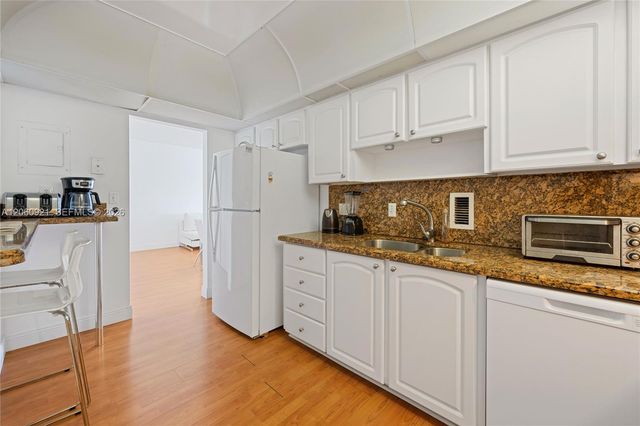 3801 S Ocean Drive 15K, Hollywood, FL 33019