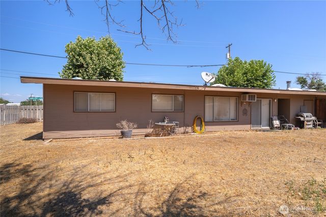 9035 Forrestal Lane, Moses Lake, WA 98837