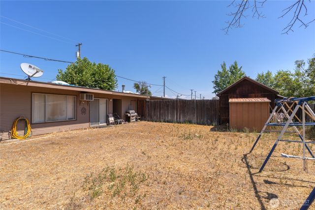 9035 Forrestal Lane, Moses Lake, WA 98837