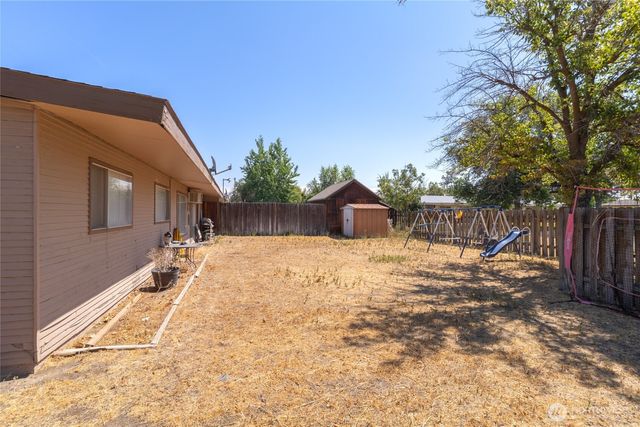 9035 Forrestal Lane, Moses Lake, WA 98837