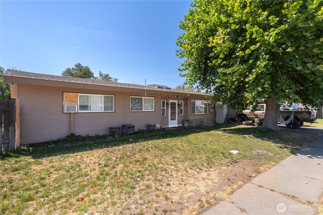 9035 Forrestal Lane, Moses Lake, WA 98837