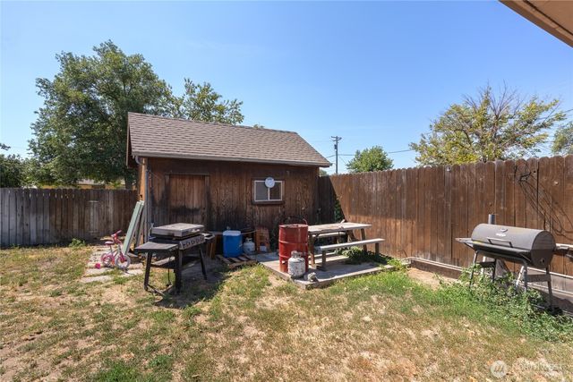 9035 Forrestal Lane, Moses Lake, WA 98837