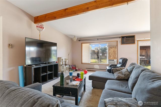 9035 Forrestal Lane, Moses Lake, WA 98837
