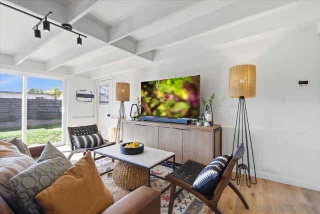 9656 Domer Rd, Santee, CA 92071