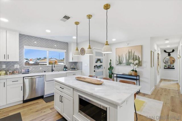 9656 Domer Rd, Santee, CA 92071