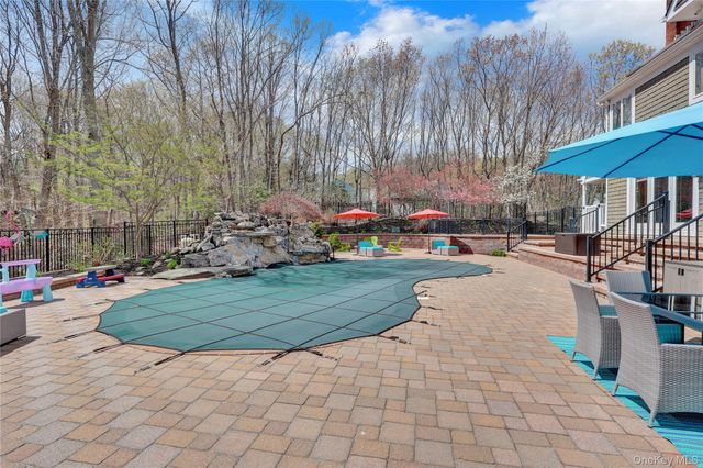 1 Jefferson Landing Circle, Port Jefferson, NY 11777