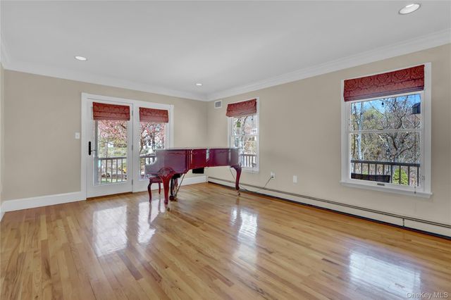 1 Jefferson Landing Circle, Port Jefferson, NY 11777
