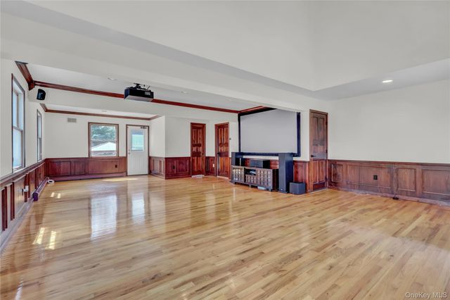 1 Jefferson Landing Circle, Port Jefferson, NY 11777