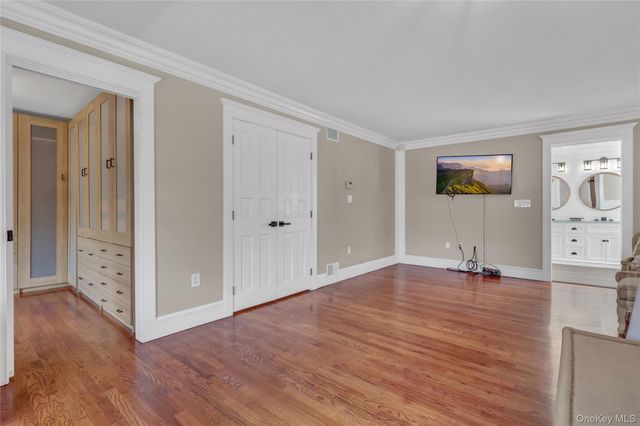 1 Jefferson Landing Circle, Port Jefferson, NY 11777